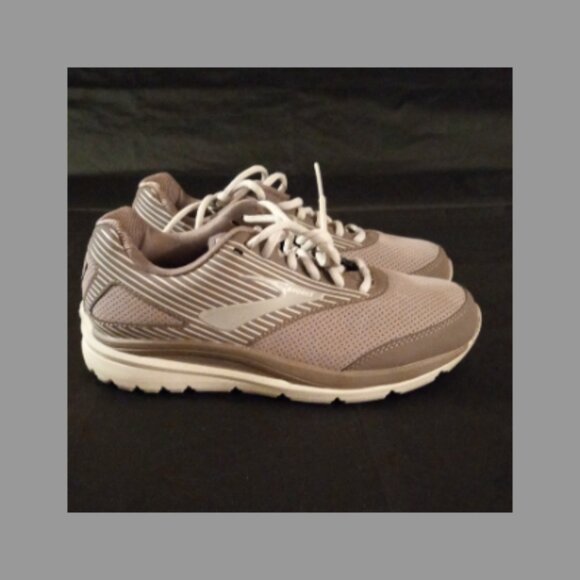 Brooks Shoes - BROOKS Addiction Walker Suede Shoes